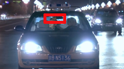 出租車上的指示牌亮了