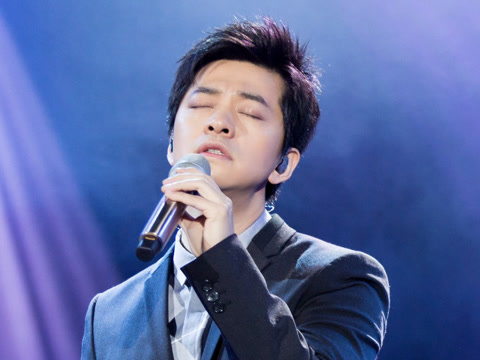 歌手李健Love is Over 情已逝,. 来自小孩老了么