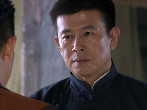 韩亲仁找到白雪,让她帮自己办一件事.